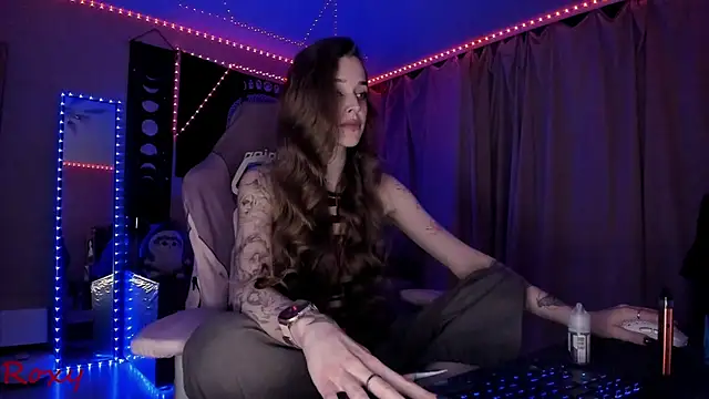 wet dream  online show from May 15, 2026, 7:34 pm