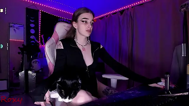 wet dream  online show from December 18, 2025, 7:40 pm