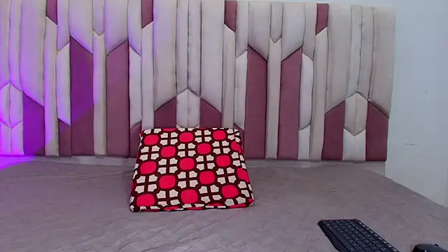 Snapshot of lucyy_gray chatting on October 17, 2025, 3:10 am lucyy gray online show from October 17, 2025, 3:10 am