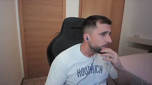 alex877x online show from October 28, 2025, 10:52 pm