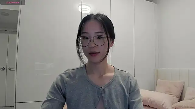 Snapshot of secretgirlfriendxo chatting on November 15, 2025, 2:26 am secretgirlfriendxo online show from November 15, 2025, 2:26 am