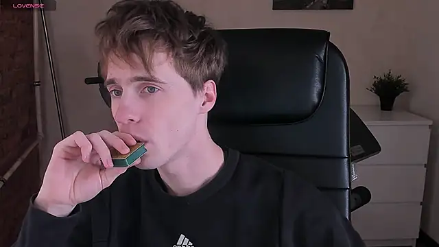 Snapshot of _tokyo_ghoul chatting on January 24, 2025, 10:21 am  tokyo ghoul online show from January 24, 2025, 10:21 am