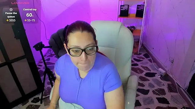 NiickyJones online show from September 18, 2025, 9:07 pm