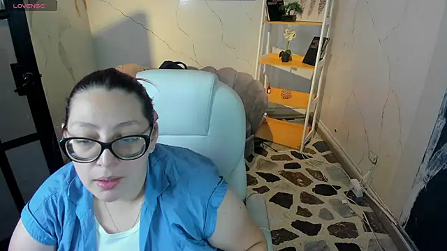 NiickyJones online show from November 1, 2025, 9:52 pm