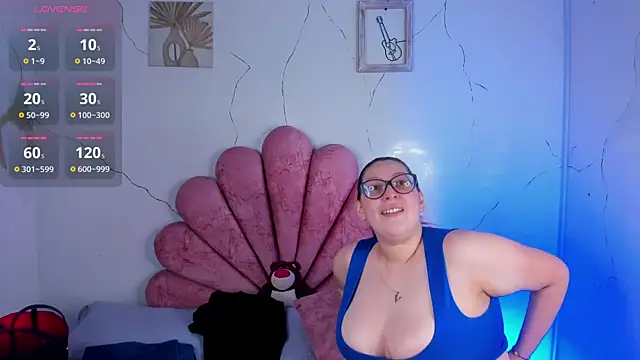 Snapshot of NiickyJones chatting on February 13, 2026, 12:10 am NiickyJones online show from February 13, 2026, 12:10 am