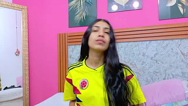 Snapshot of littlee_emilyy_ chatting on March 4, 2026, 12:46 pm littlee emilyy online show from March 4, 2026, 12:46 pm