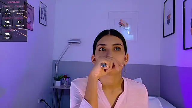 Snapshot of littlee_emilyy_ chatting on April 12, 2026, 1:03 pm littlee emilyy online show from April 12, 2026, 1:03 pm