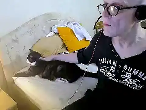 Snapshot of HornyRalfi55 chatting on March 12, 2025, 5:38 pm HornyRalfi55 online show from March 12, 2025, 5:38 pm