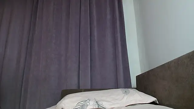 Snapshot of LadyMilfxxx chatting on April 13, 2026, 4:27 am LadyMilfxxx online show from April 13, 2026, 4:27 am