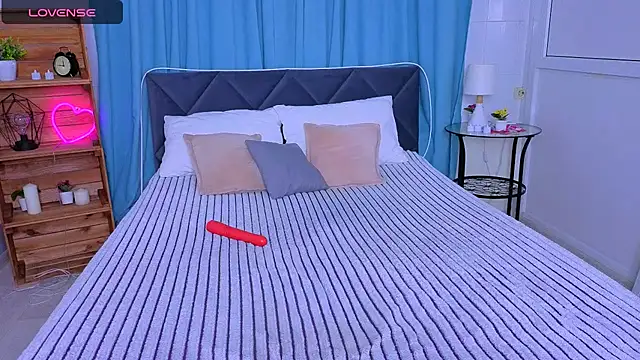 Snapshot of LucieHells chatting on February 3, 2026, 1:27 am LucieHells online show from February 3, 2026, 1:27 am