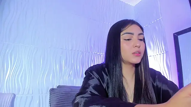 Abby  colins online show from November 7, 2025, 3:49 pm