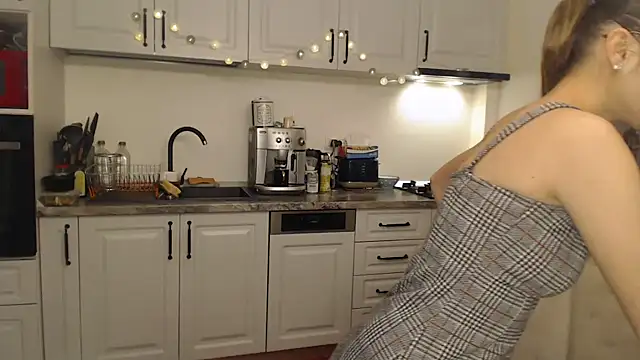 Snapshot of Tasty_Shape chatting on December 19, 2024, 4:24 pm Tasty Shape online show from December 19, 2024, 4:24 pm