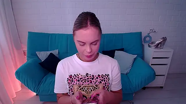 Snapshot of RikaRaily chatting on September 14, 2025, 6:03 am RikaRaily online show from September 14, 2025, 6:03 am