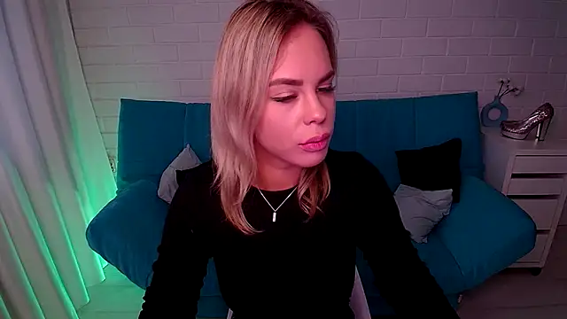 Snapshot of RikaRaily chatting on September 28, 2025, 5:47 am RikaRaily online show from September 28, 2025, 5:47 am