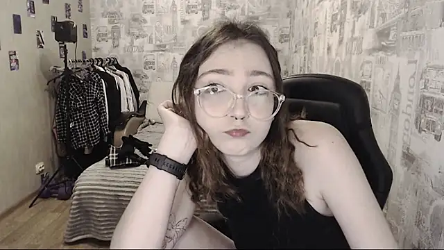 AmeliaKamishiro online show from December 8, 2024, 1:58 pm