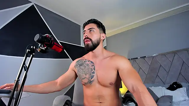 Snapshot of Markbrown chatting on March 11, 2025, 12:44 am Markbrown online show from March 11, 2025, 12:44 am