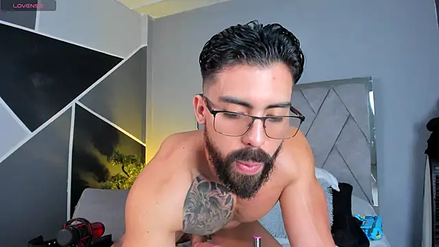 Snapshot of Markbrown chatting on March 16, 2025, 11:59 pm Markbrown online show from March 16, 2025, 11:59 pm