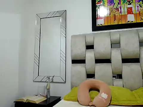 Snapshot of Alexxawinter chatting on January 14, 2026, 12:03 am Alexxawinter online show from January 14, 2026, 12:03 am