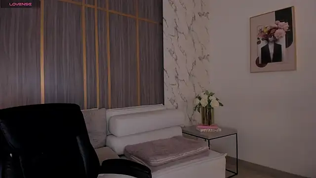 Snapshot of IsabellaAllen chatting on June 9, 2026, 11:17 pm IsabellaAllen online show from June 9, 2026, 11:17 pm