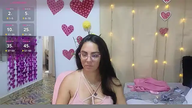 lovely trix online show from November 26, 2025, 3:12 pm