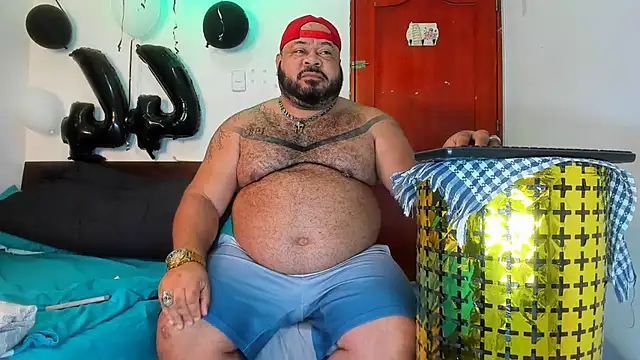 Snapshot of Latino_bigcock chatting on January 6, 2026, 9:08 pm Latino bigcock online show from January 6, 2026, 9:08 pm