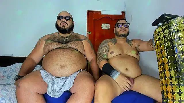 Snapshot of Latino_bigcock chatting on April 22, 2026, 3:08 pm Latino bigcock online show from April 22, 2026, 3:08 pm