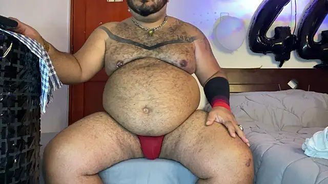 Snapshot of Latino_bigcock chatting on December 17, 2025, 6:02 pm Latino bigcock online show from December 17, 2025, 6:02 pm