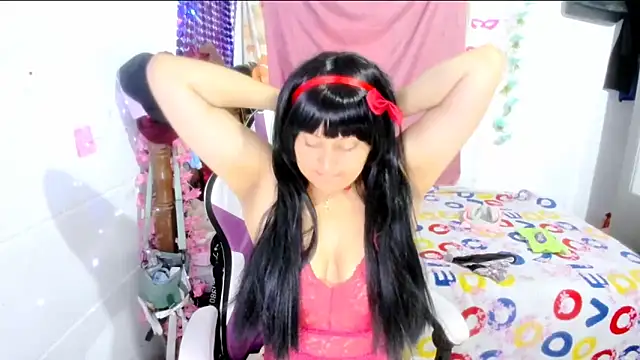 SofiaOlivares online show from December 21, 2025, 11:56 am