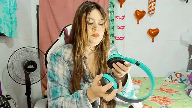 Snapshot of SofiaOlivares chatting on February 9, 2025, 4:04 am SofiaOlivares online show from February 9, 2025, 4:04 am