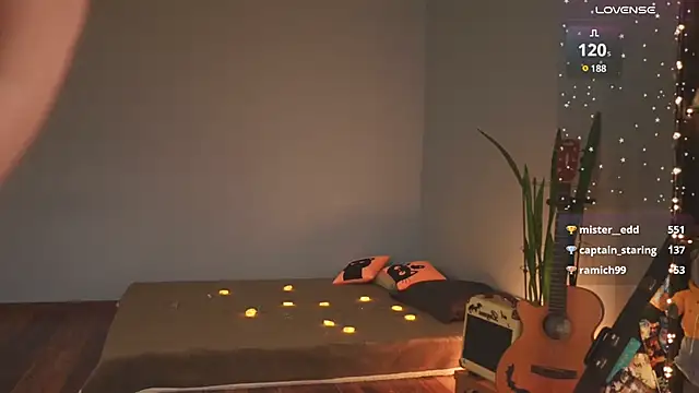 Snapshot of bananya_kitty chatting on December 5, 2024, 3:42 am bananya kitty online show from December 5, 2024, 3:42 am