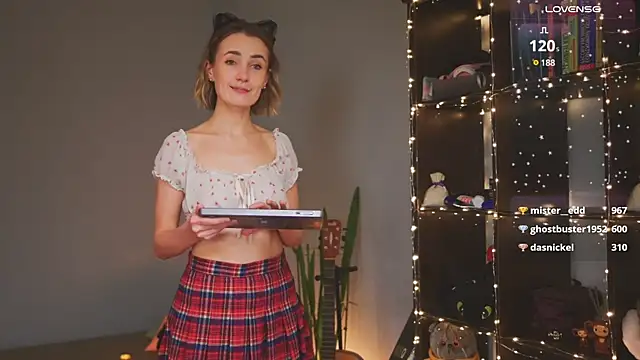 Snapshot of bananya_kitty chatting on December 7, 2024, 6:32 pm bananya kitty online show from December 7, 2024, 6:32 pm