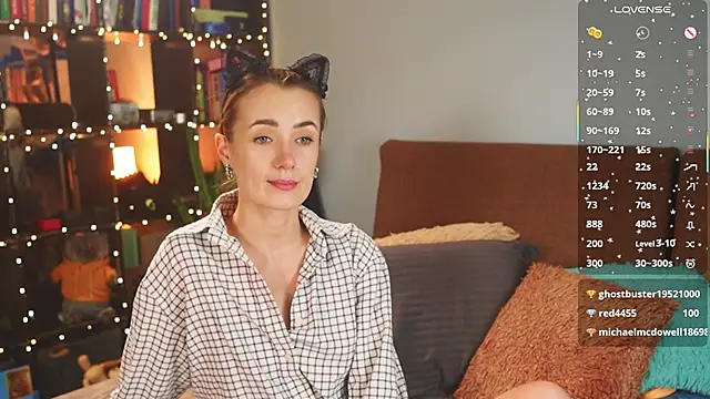 Snapshot of bananya_kitty chatting on December 4, 2025, 2:10 am bananya kitty online show from December 4, 2025, 2:10 am