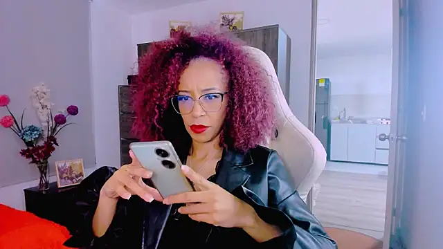 ScarlettMalbec online show from March 18, 2026, 7:48 pm