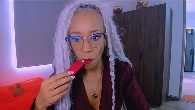 Snapshot of ScarlettMalbec chatting on August 5, 2026, 9:20 pm ScarlettMalbec online show from August 5, 2026, 9:20 pm