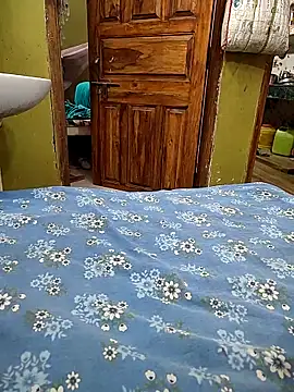 COUPLLE VILLAGE online show from February 3, 2026, 3:59 am