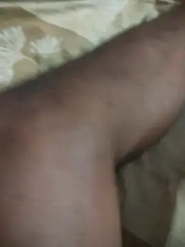 COUPLLE VILLAGE online show from October 31, 2025, 2:30 am