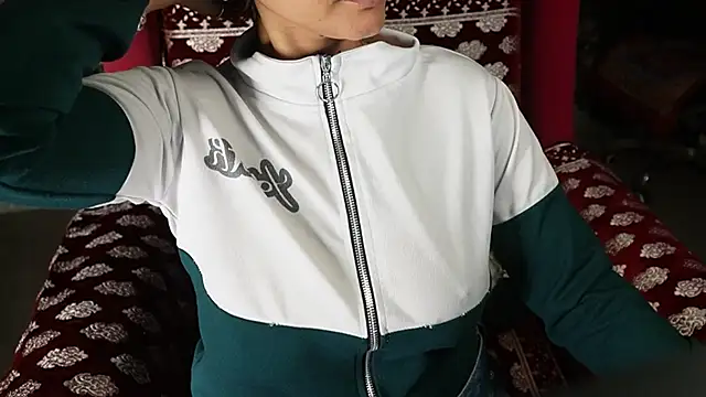 -AyeshaSinghania- online show from February 11, 2025, 4:56 pm