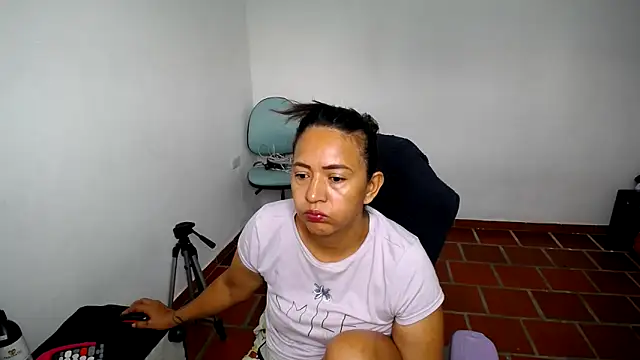 Snapshot of daleska_ayala_1 chatting on February 1, 2026, 3:10 pm daleska ayala 1 online show from February 1, 2026, 3:10 pm