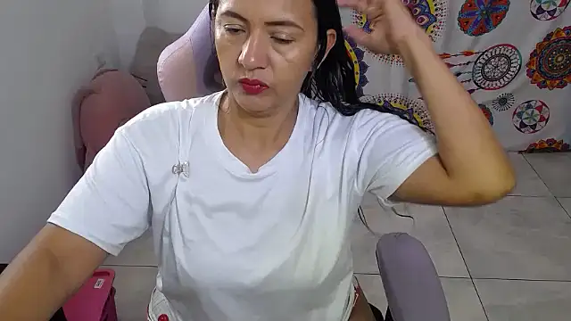 Snapshot of daleska_ayala_1 chatting on January 11, 2026, 3:30 pm daleska ayala 1 online show from January 11, 2026, 3:30 pm