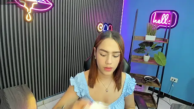 emily roberts1 online show from November 8, 2025, 4:38 am