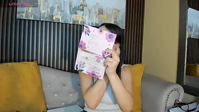 emily roberts1 online show from September 24, 2025, 12:55 pm