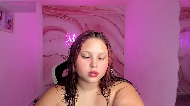 Snapshot of YuliCardona_ chatting on November 4, 2025, 4:33 pm YuliCardona online show from November 4, 2025, 4:33 pm