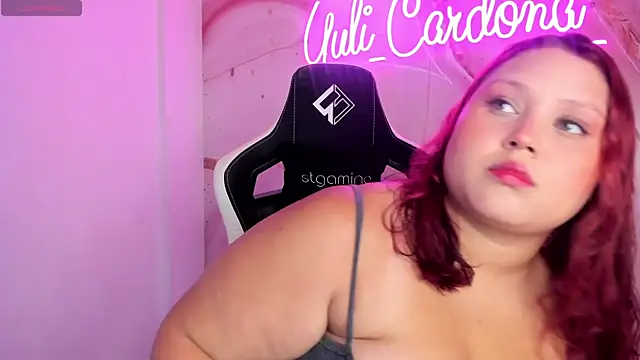 Snapshot of YuliCardona_ chatting on October 22, 2025, 8:41 pm YuliCardona online show from October 22, 2025, 8:41 pm