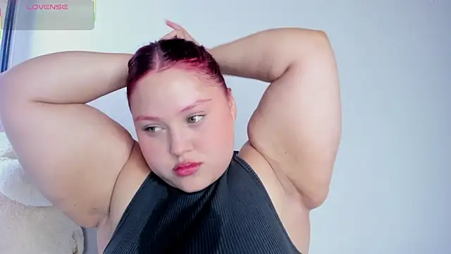 Snapshot of YuliCardona_ chatting on September 8, 2025, 5:23 pm YuliCardona online show from September 8, 2025, 5:23 pm