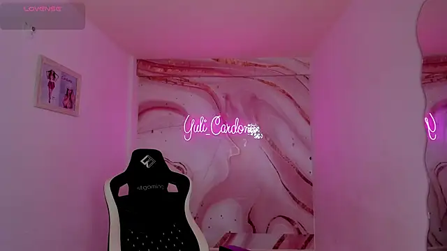 Snapshot of YuliCardona_ chatting on November 12, 2025, 4:11 pm YuliCardona online show from November 12, 2025, 4:11 pm