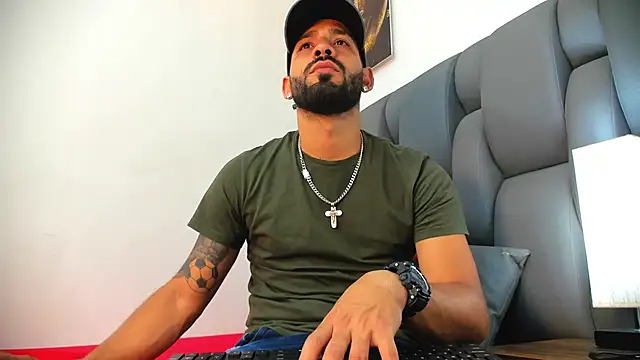 Thiagogomez online show from April 22, 2026, 7:42 pm