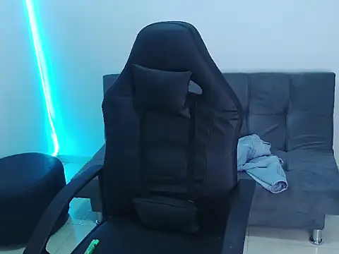 Snapshot of hot_king20 chatting on December 18, 2025, 4:28 am hot king20 online show from December 18, 2025, 4:28 am