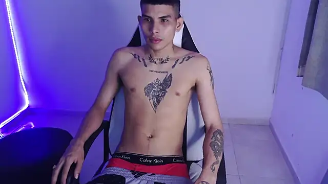 Snapshot of hot_king20 chatting on December 14, 2025, 9:31 pm hot king20 online show from December 14, 2025, 9:31 pm