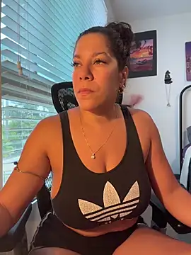 Snapshot of Bigbuttbrooklynn chatting on May 2, 2026, 2:44 pm Bigbuttbrooklynn online show from May 2, 2026, 2:44 pm