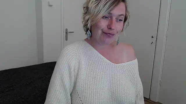 Snapshot of cumfun chatting on October 20, 2025, 9:04 pm cumfun online show from October 20, 2025, 9:04 pm